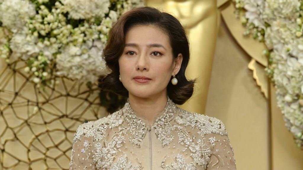 那位神秘女子只是明星却引发瓜田大战，独生女明星的璀璨人生由此显现